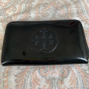 Tory Burch Patent Leather Continental Wallet